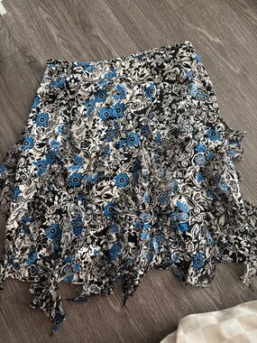%100 silk INC International Concepts Blue & Black Floral Midi Skirt